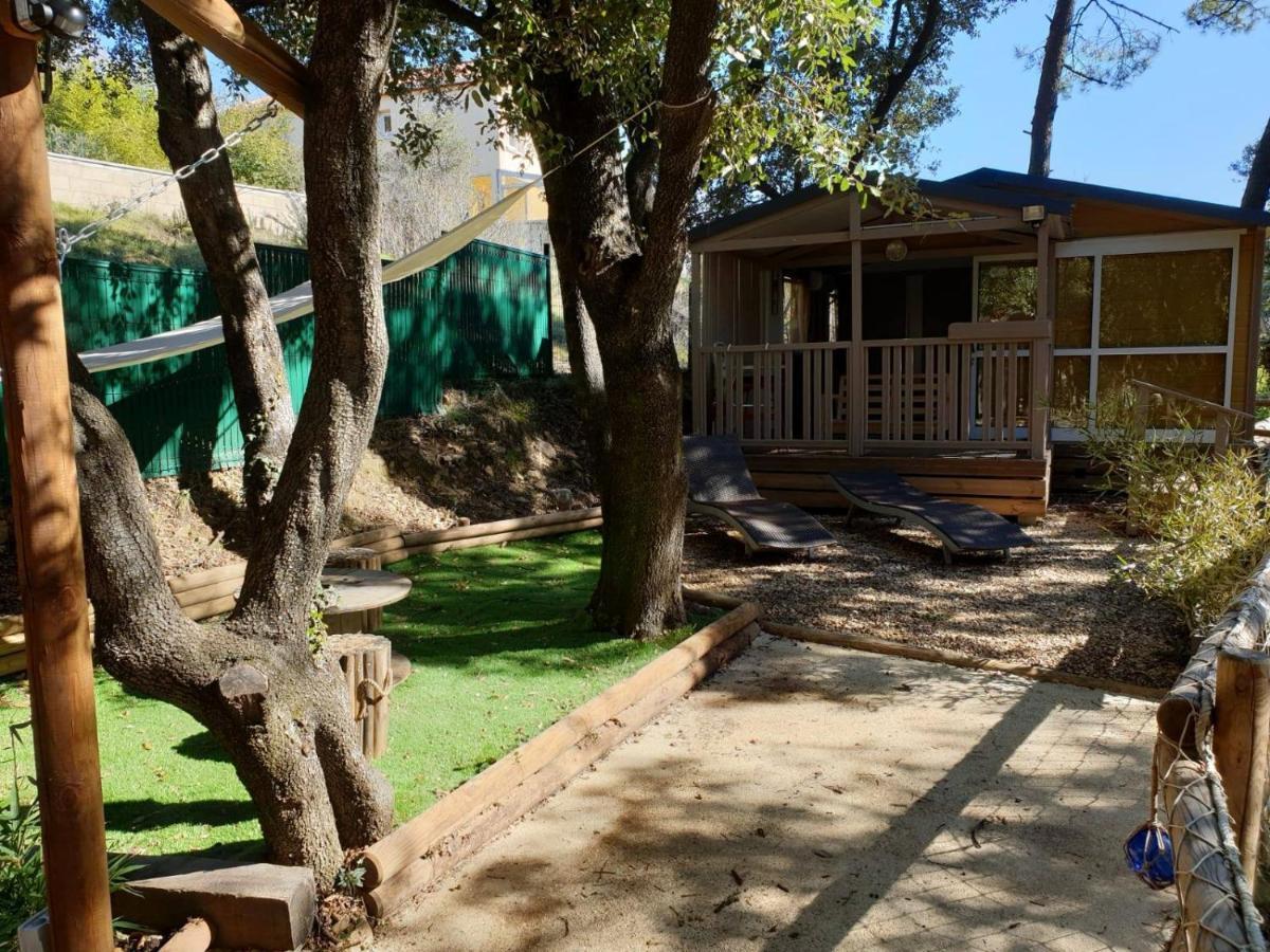 הוילה La Barriére Le Domaine Du Naizadou Chalet Lou Grilh מראה חיצוני תמונה